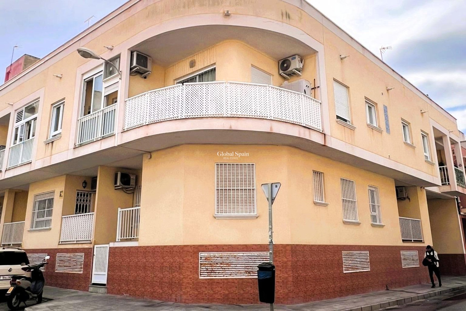 Wiederverkauf - WOHNUNG -
TORREVIEJA - Playa de los Locos