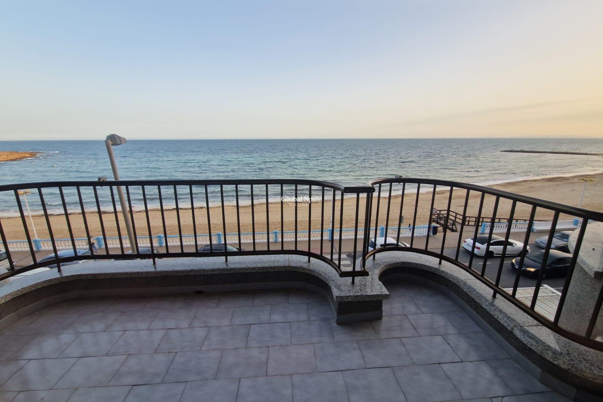 Wiederverkauf - WOHNUNG -
TORREVIEJA - Playa de los Locos