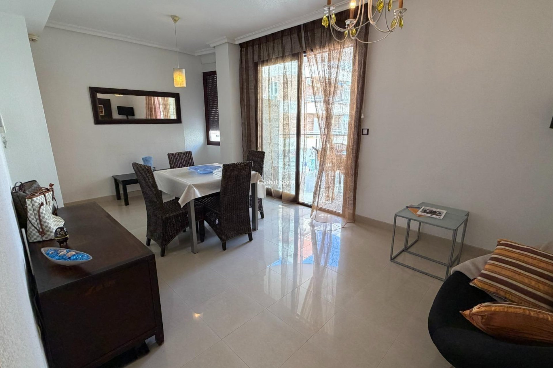 Wiederverkauf - WOHNUNG -
TORREVIEJA - Playa de los Locos