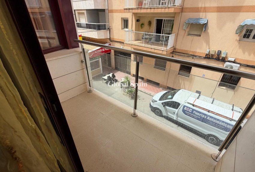 Wiederverkauf - WOHNUNG -
TORREVIEJA - Playa de los Locos