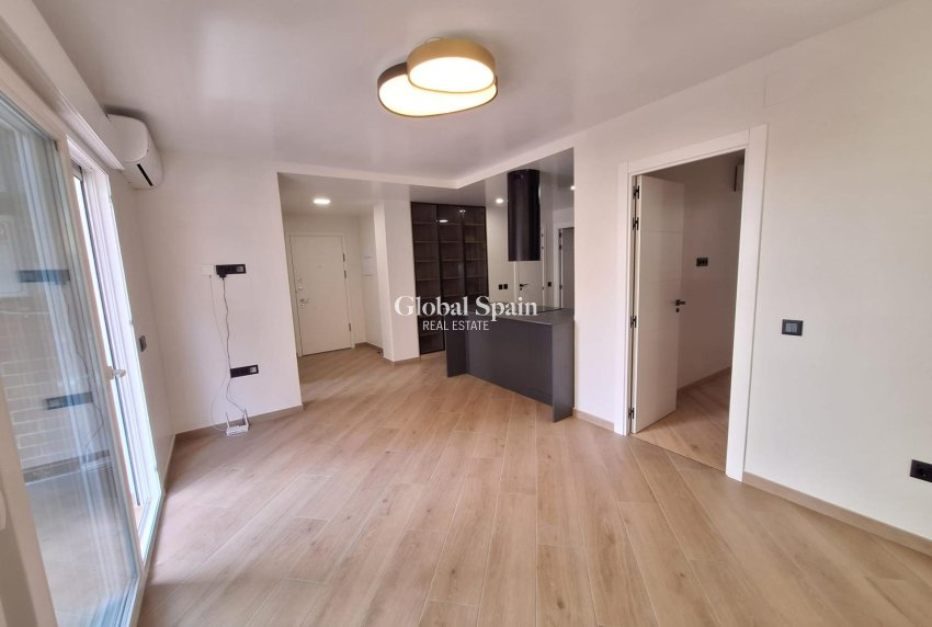 Wiederverkauf - WOHNUNG -
TORREVIEJA - Playa de los Locos