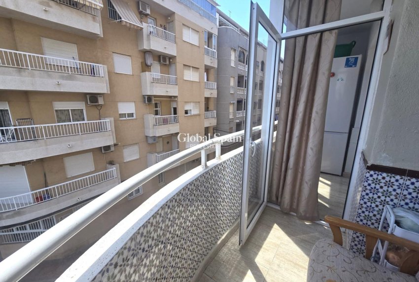 Wiederverkauf - WOHNUNG -
TORREVIEJA - Playa de los Locos