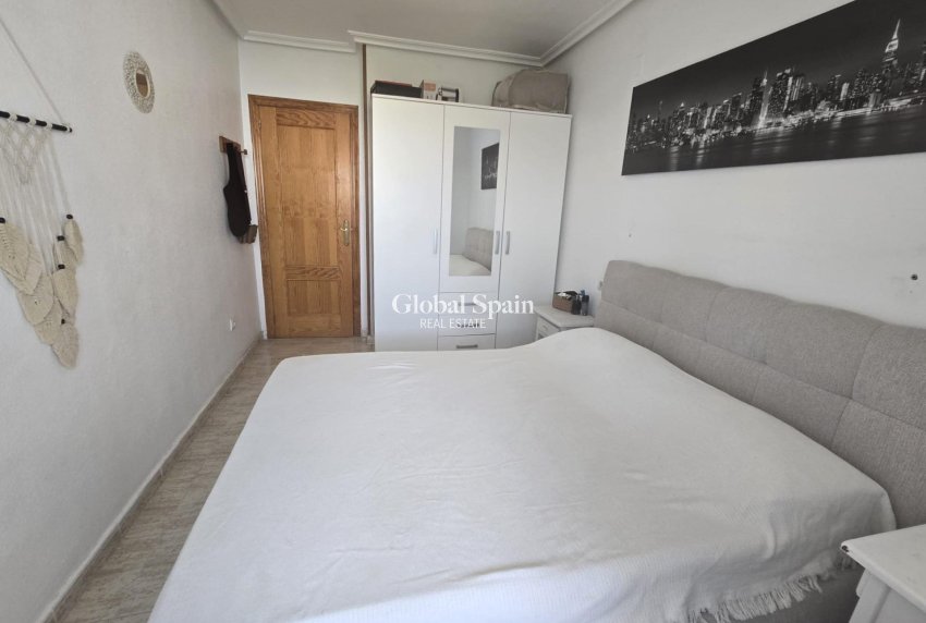 Wiederverkauf - WOHNUNG -
TORREVIEJA - Playa de los Locos