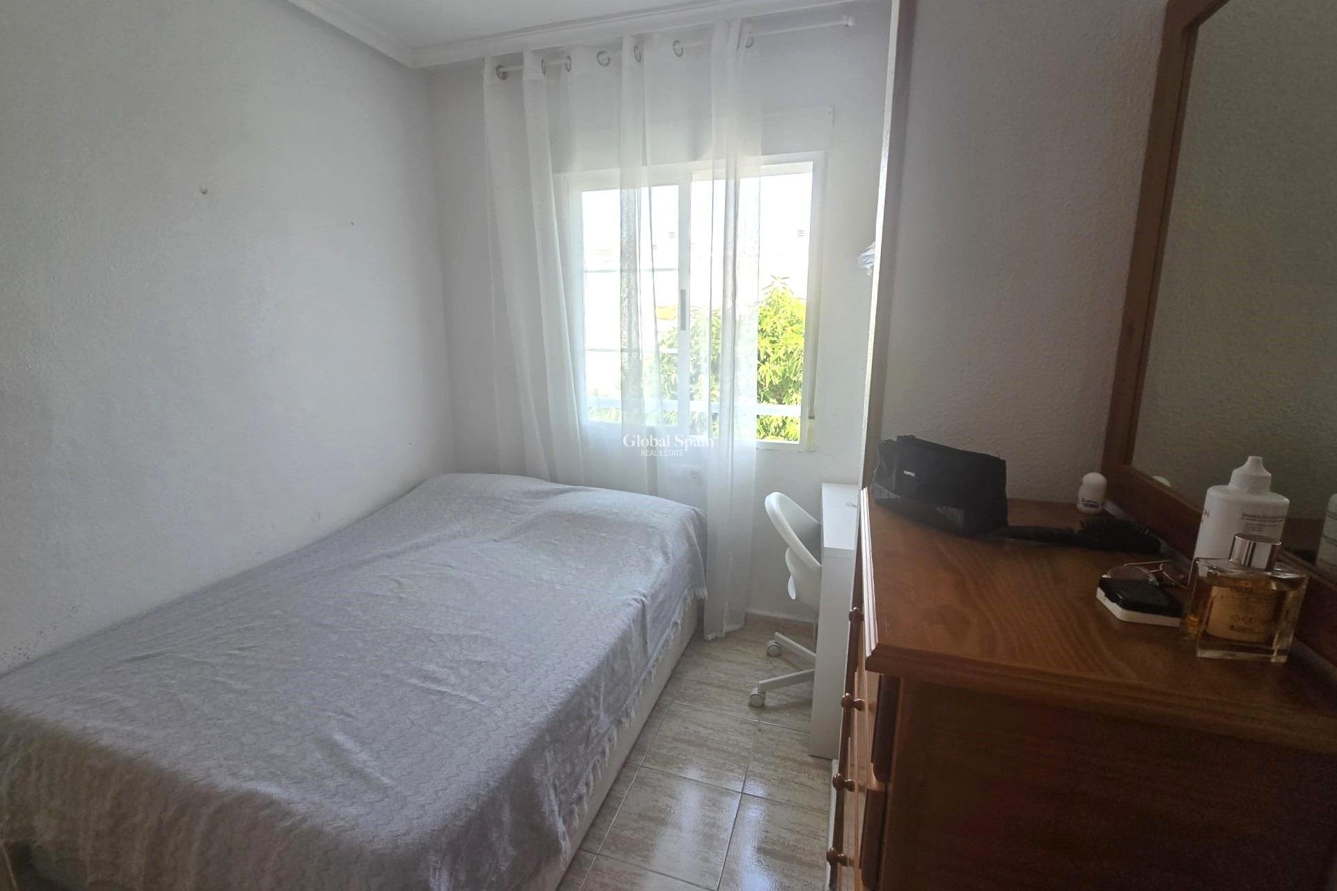 Wiederverkauf - WOHNUNG -
TORREVIEJA - Playa de los Locos