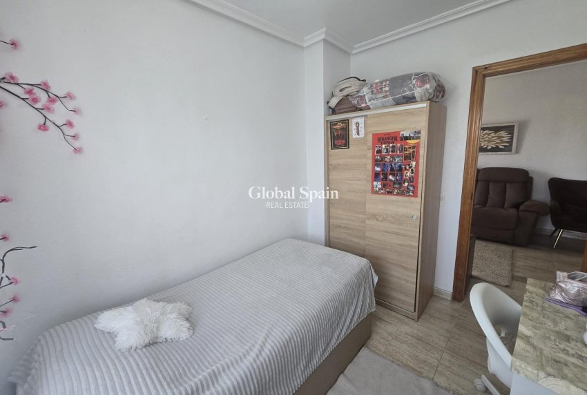 Wiederverkauf - WOHNUNG -
TORREVIEJA - Playa de los Locos