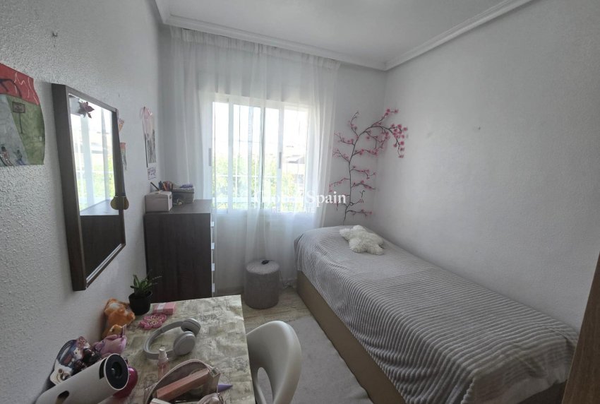 Wiederverkauf - WOHNUNG -
TORREVIEJA - Playa de los Locos