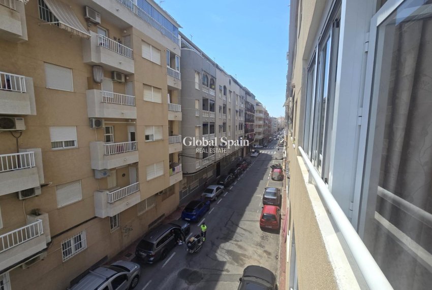 Wiederverkauf - WOHNUNG -
TORREVIEJA - Playa de los Locos