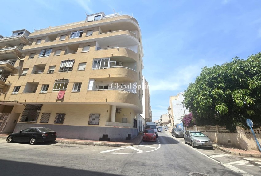 Wiederverkauf - WOHNUNG -
TORREVIEJA - Playa de los Locos