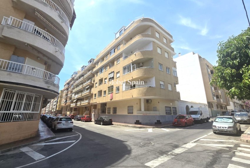Wiederverkauf - WOHNUNG -
TORREVIEJA - Playa de los Locos