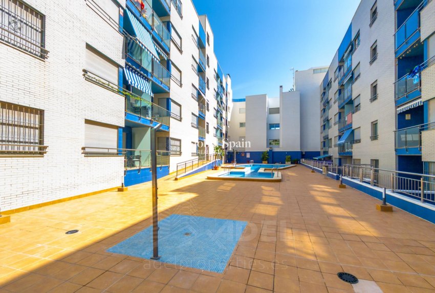 Wiederverkauf - WOHNUNG -
TORREVIEJA - Playa de los Locos