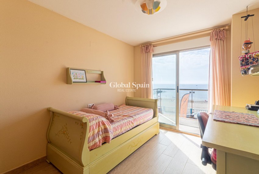 Wiederverkauf - WOHNUNG -
TORREVIEJA - Playa de los locos
