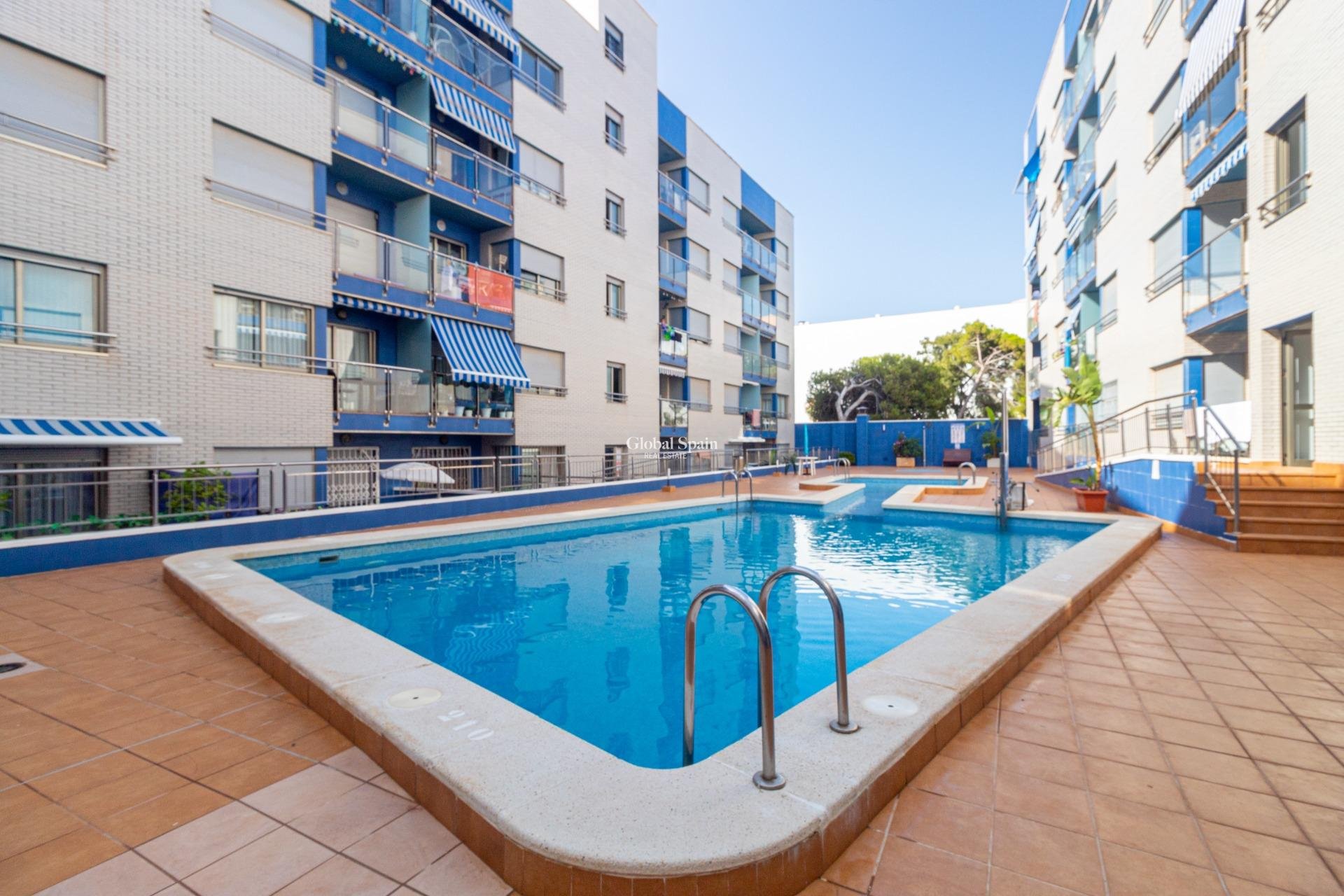 Wiederverkauf - WOHNUNG -
TORREVIEJA - Playa de los locos