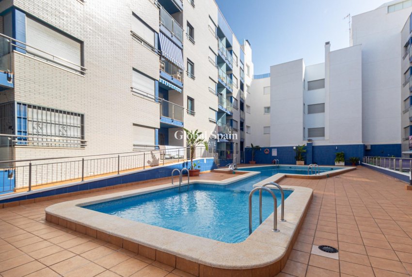 Wiederverkauf - WOHNUNG -
TORREVIEJA - Playa de los locos