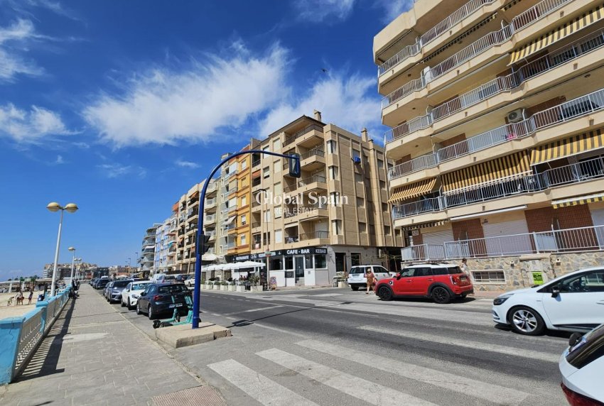 Wiederverkauf - WOHNUNG -
TORREVIEJA - Playa de los Locos