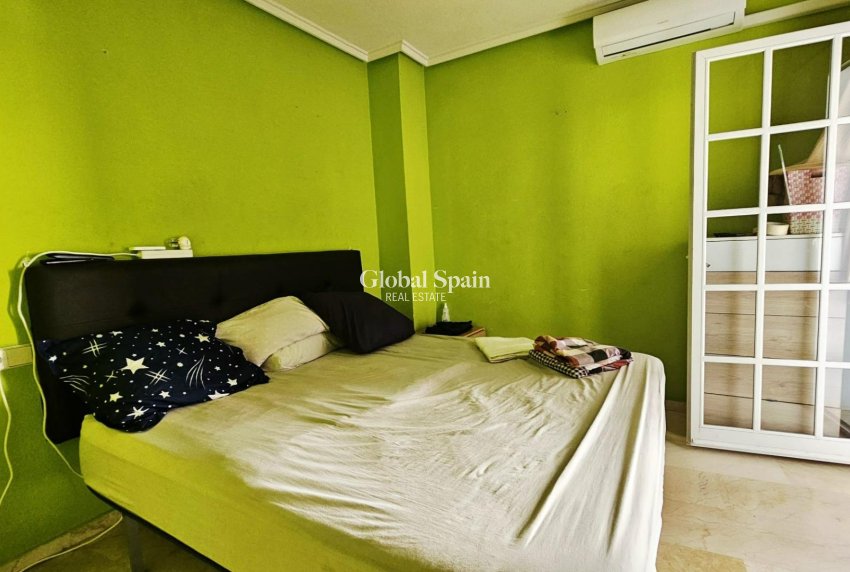 Wiederverkauf - WOHNUNG -
TORREVIEJA - Playa de los Locos