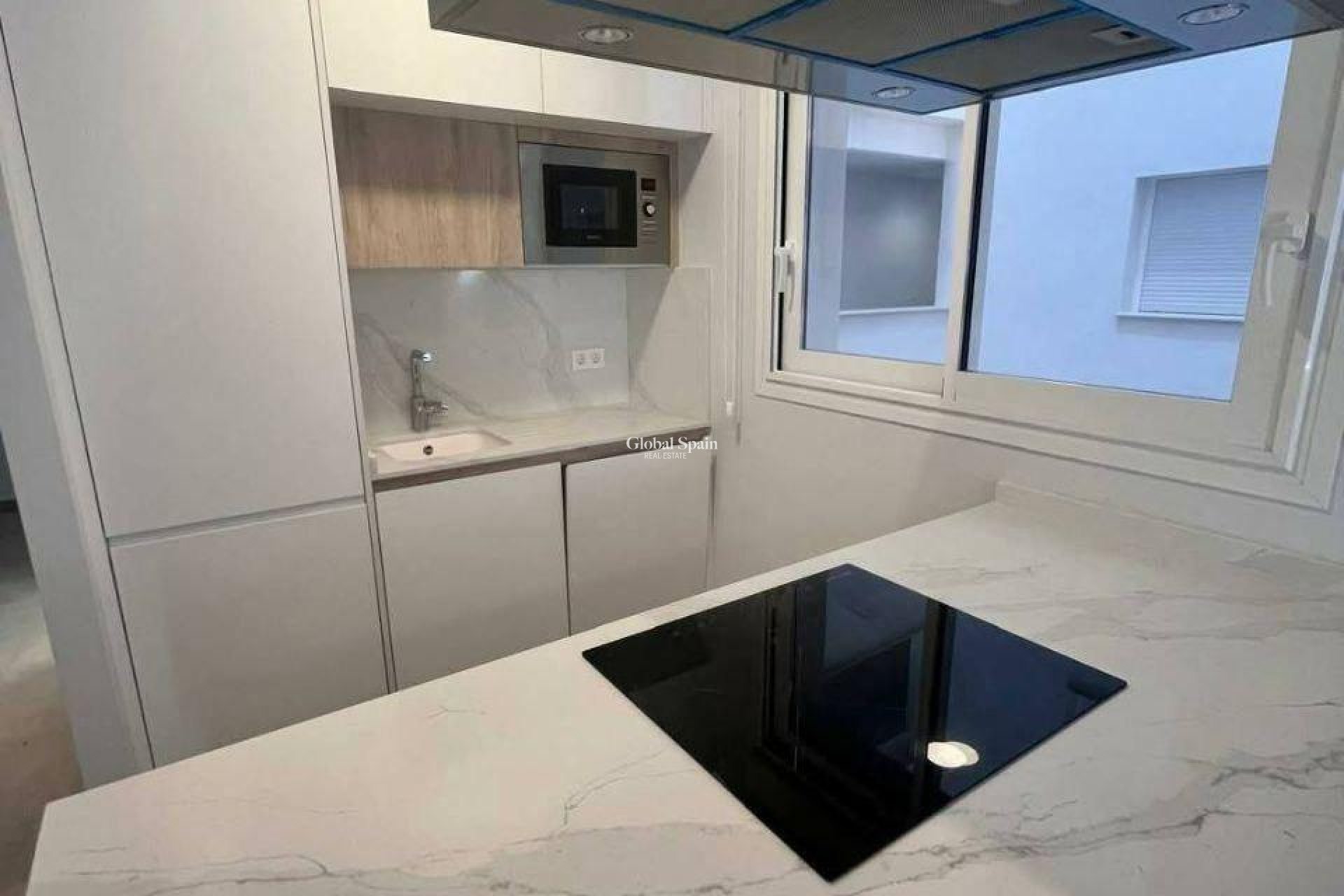 Wiederverkauf - WOHNUNG -
TORREVIEJA - Playa de los Locos