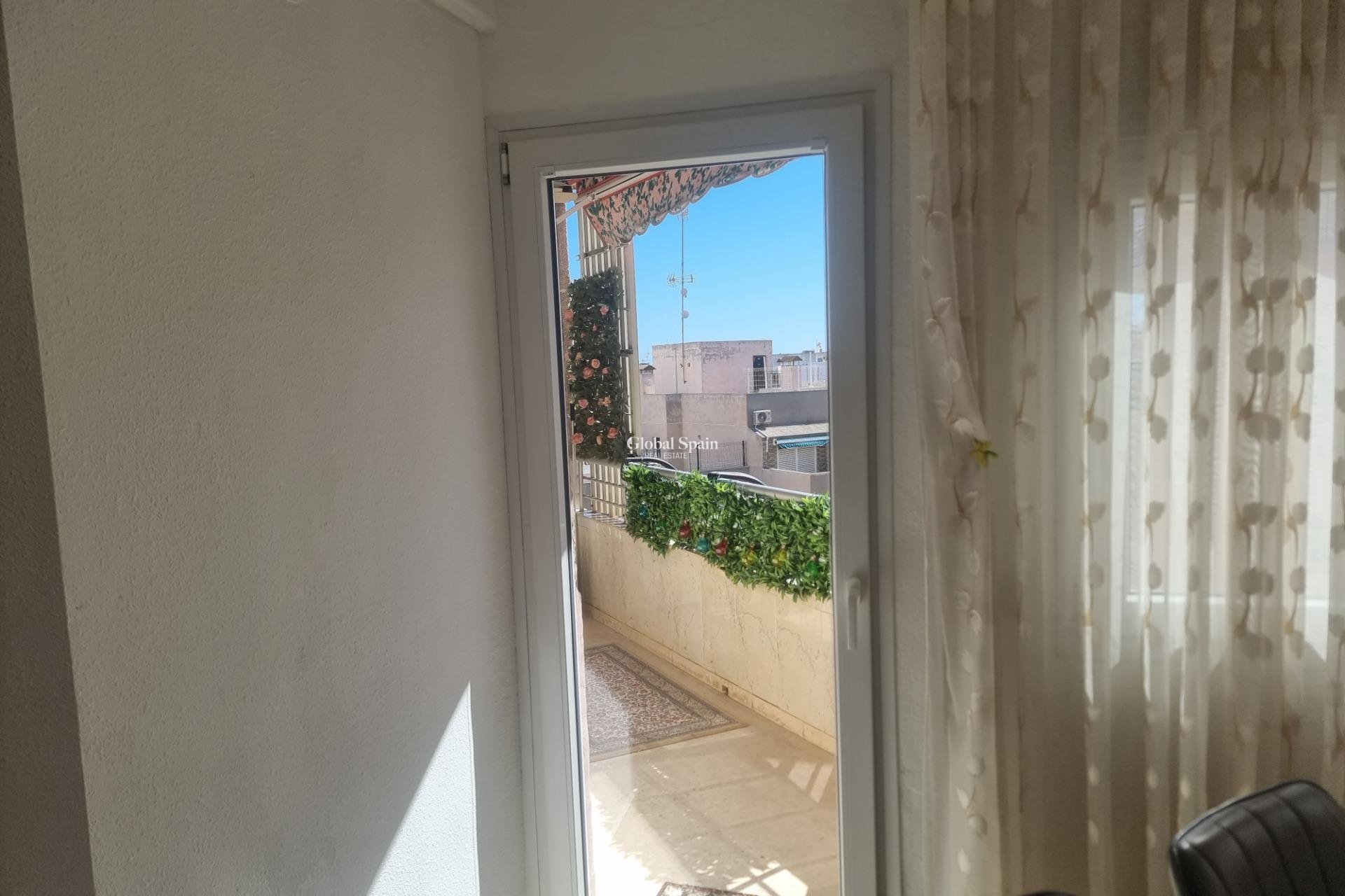 Wiederverkauf - WOHNUNG -
TORREVIEJA - Playa de los Locos