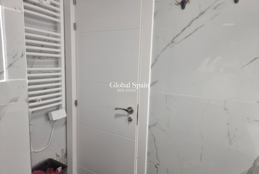 Wiederverkauf - WOHNUNG -
TORREVIEJA - Playa de los Locos