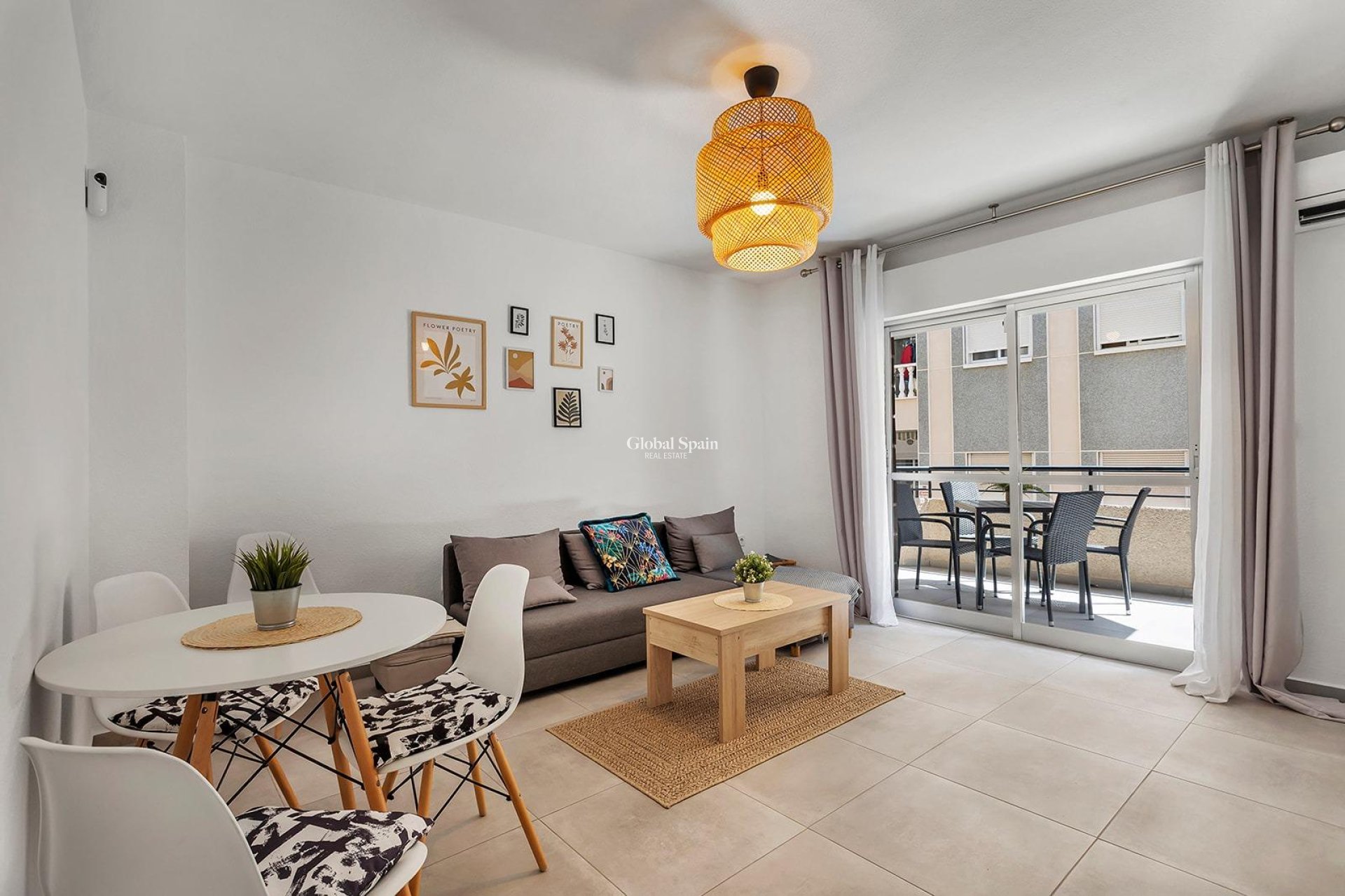 Wiederverkauf - WOHNUNG -
TORREVIEJA - Playa de los Locos