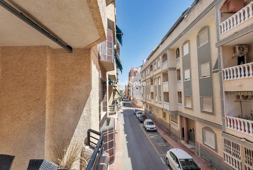 Wiederverkauf - WOHNUNG -
TORREVIEJA - Playa de los Locos