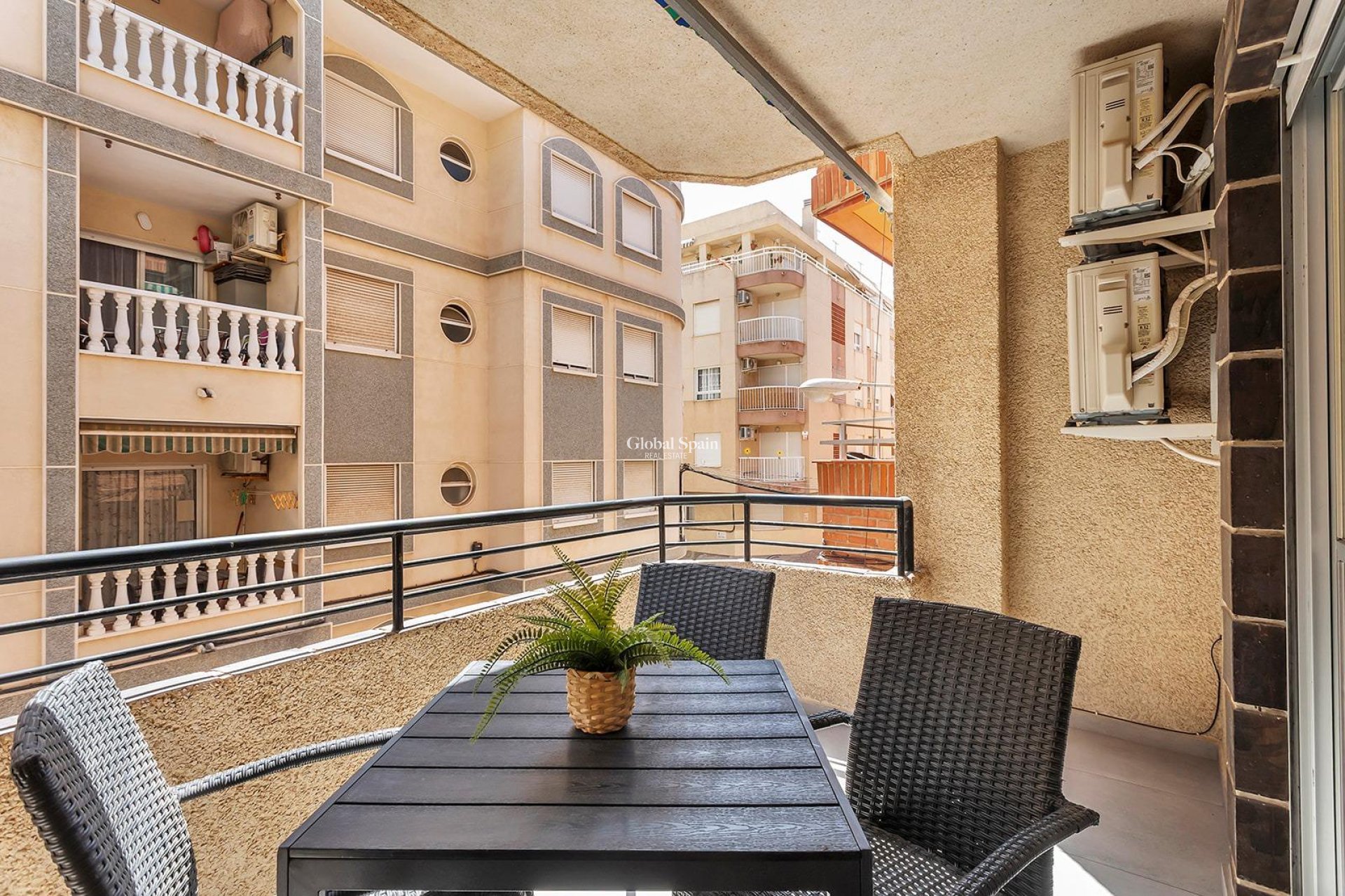 Wiederverkauf - WOHNUNG -
TORREVIEJA - Playa de los Locos