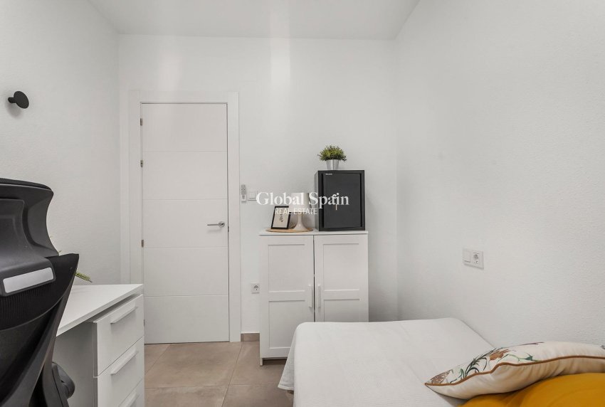 Wiederverkauf - WOHNUNG -
TORREVIEJA - Playa de los Locos