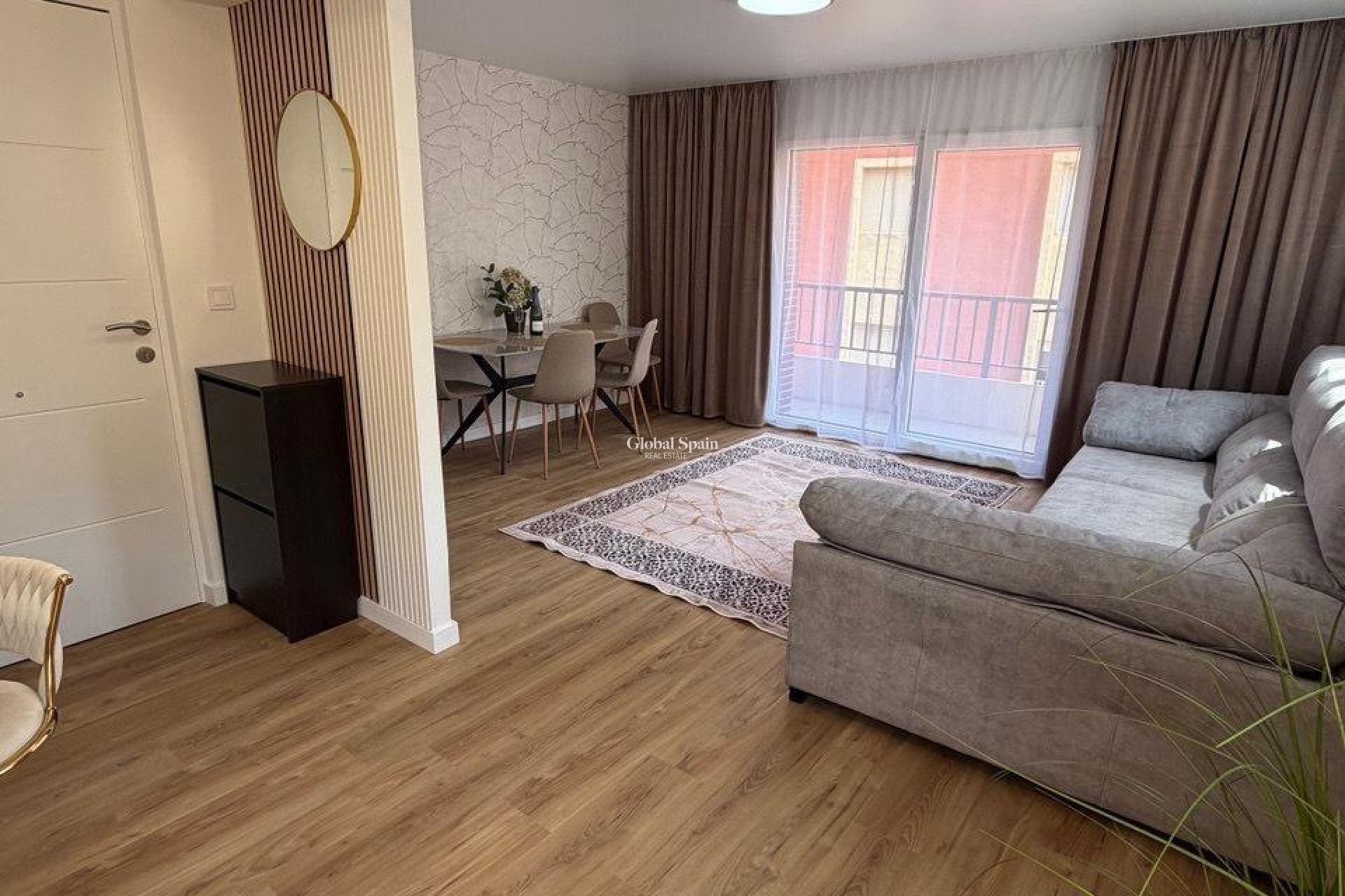 Wiederverkauf - WOHNUNG -
TORREVIEJA - Playa de los Locos