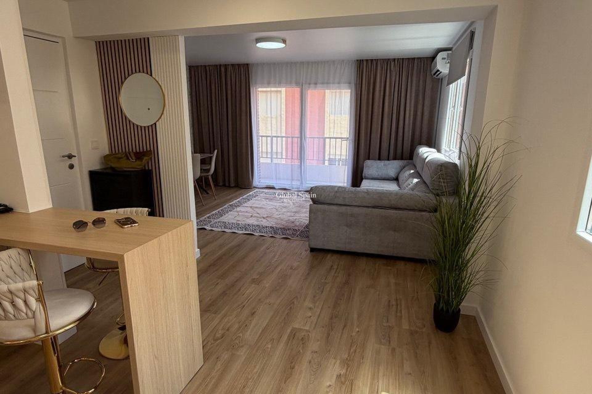 Wiederverkauf - WOHNUNG -
TORREVIEJA - Playa de los Locos