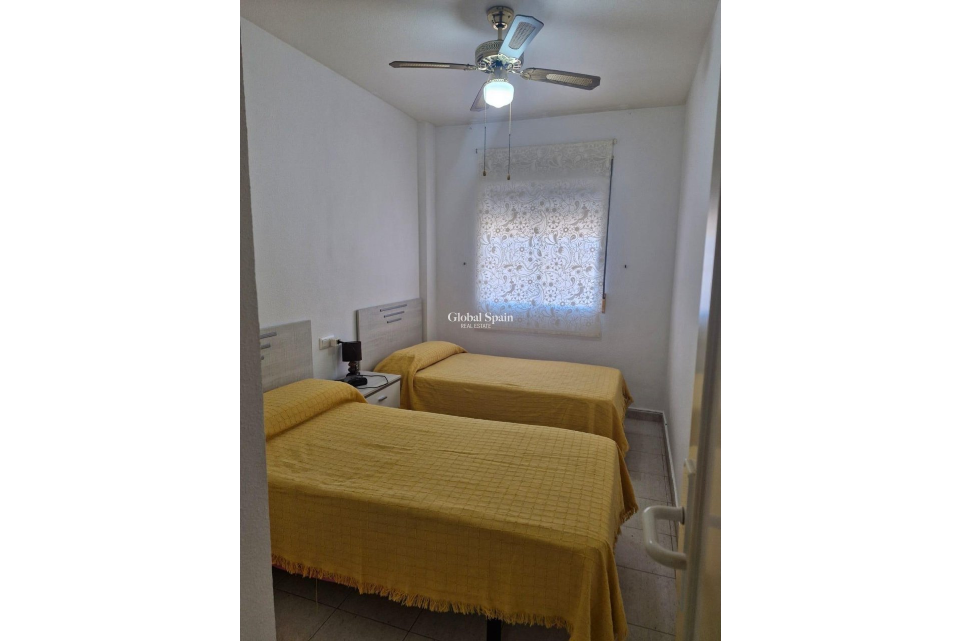 Wiederverkauf - WOHNUNG -
TORREVIEJA - Playa De Los Náufragos