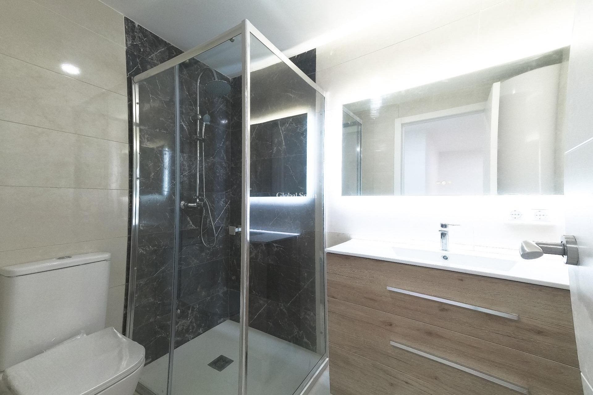 Wiederverkauf - WOHNUNG -
TORREVIEJA - Playa De Los Náufragos