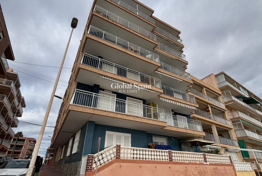 Wiederverkauf - WOHNUNG -
TORREVIEJA - Playa De Los Náufragos