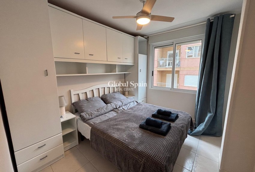 Wiederverkauf - WOHNUNG -
TORREVIEJA - Playa De Los Náufragos