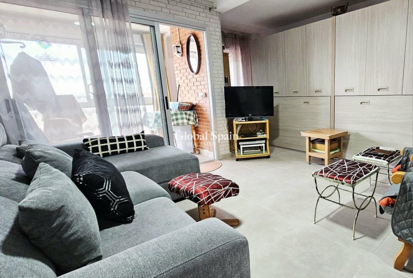 Wiederverkauf - WOHNUNG -
TORREVIEJA - Playa De Los Náufragos