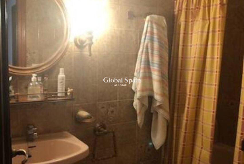 Wiederverkauf - WOHNUNG -
TORREVIEJA - Playa De Los Náufragos