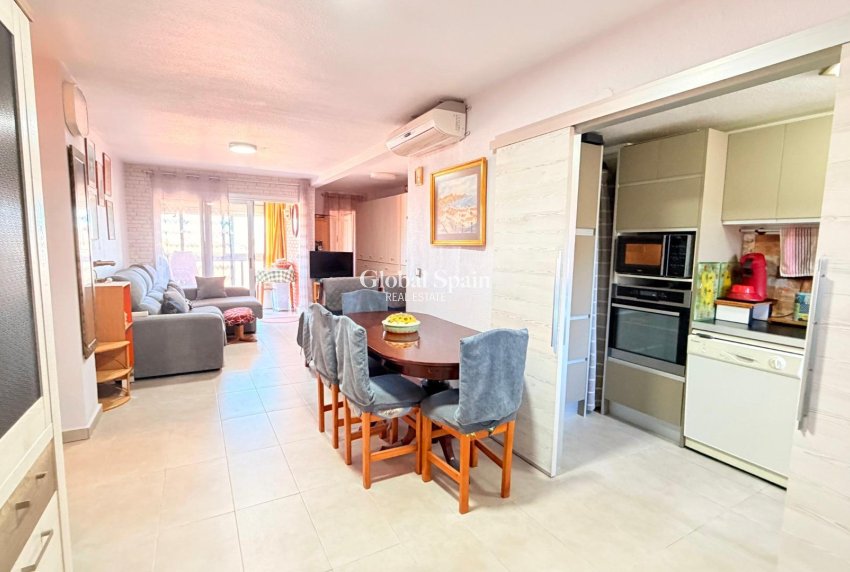 Wiederverkauf - WOHNUNG -
TORREVIEJA - Playa De Los Náufragos