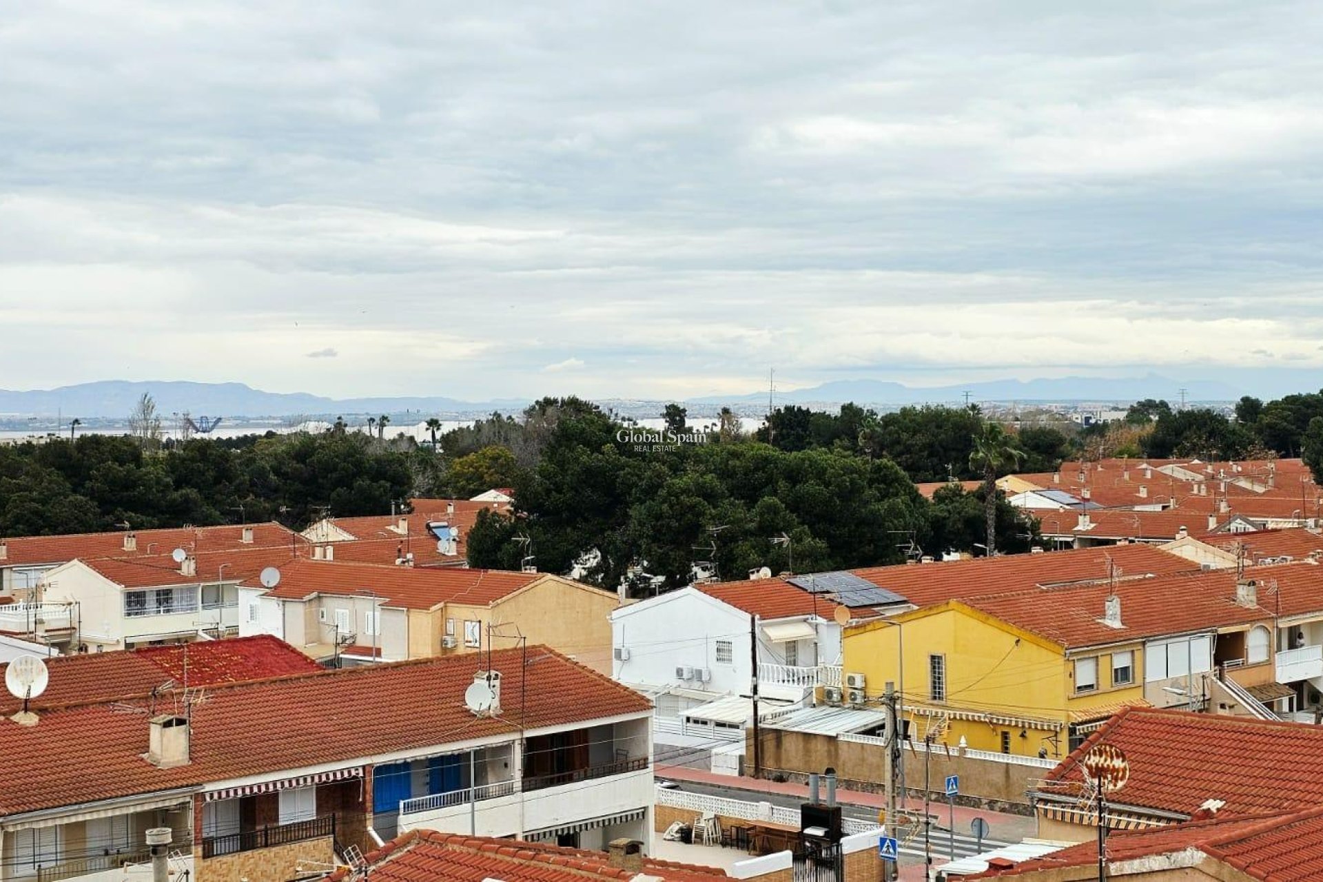 Wiederverkauf - WOHNUNG -
TORREVIEJA - Playa De Los Náufragos