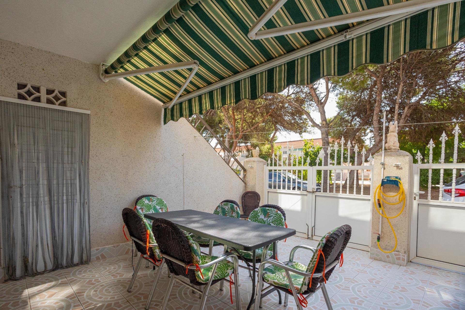 Wiederverkauf - WOHNUNG -
TORREVIEJA - Playa de los Naufragos