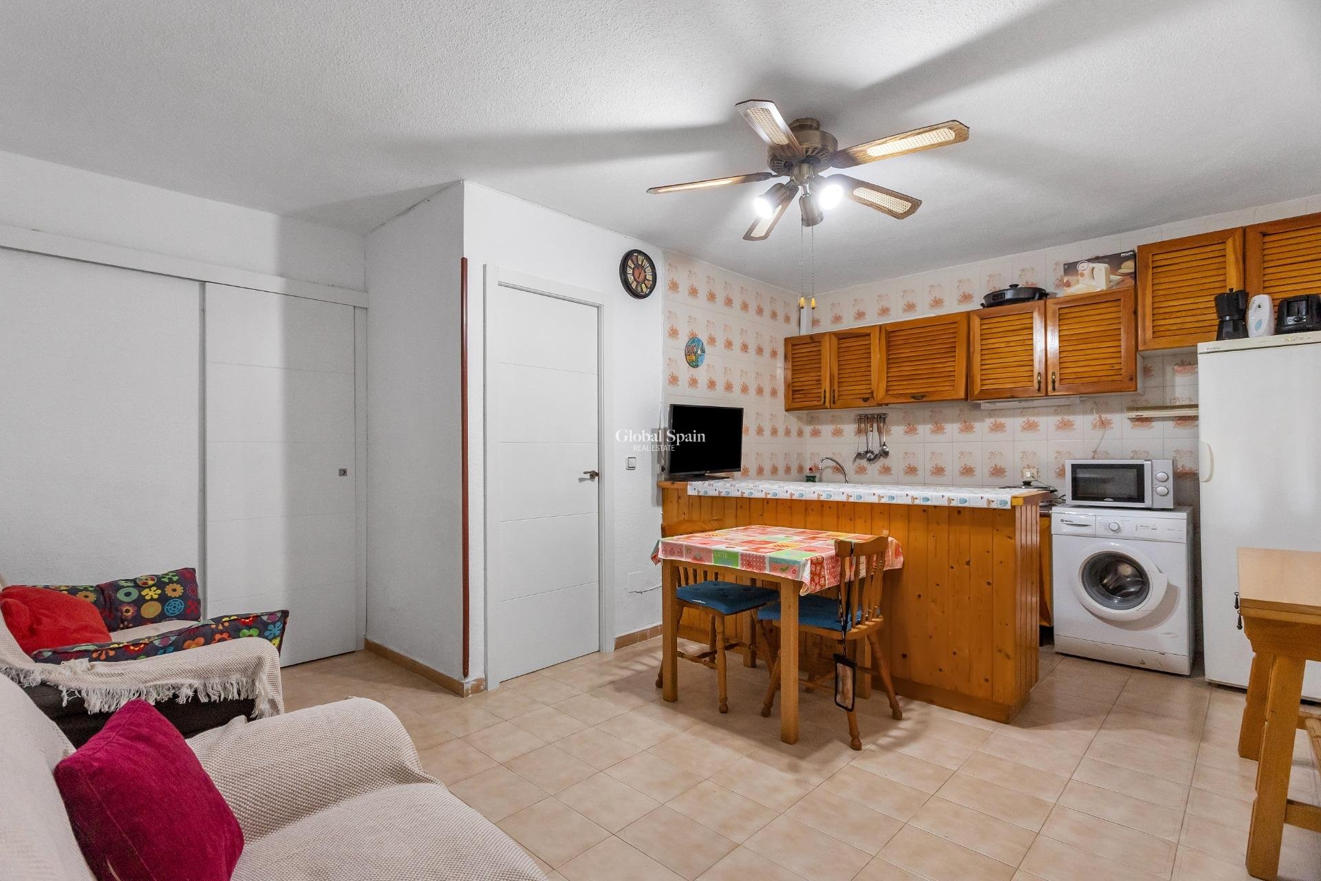 Wiederverkauf - WOHNUNG -
TORREVIEJA - Playa de los Naufragos