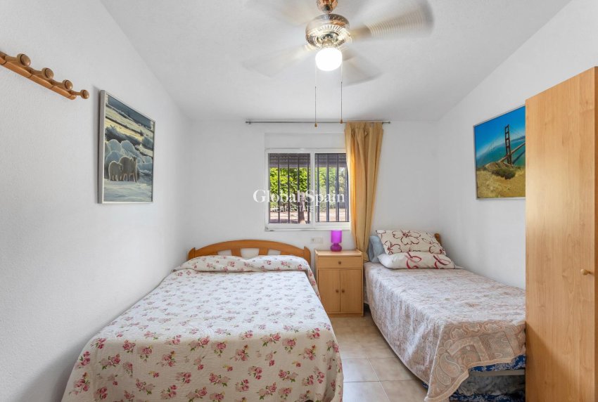 Wiederverkauf - WOHNUNG -
TORREVIEJA - Playa de los Naufragos