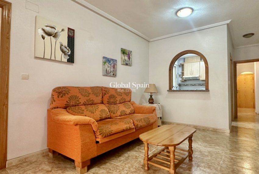 Wiederverkauf - Wohnung -
TORREVIEJA - Playa del Cura