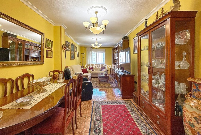 Wiederverkauf - Wohnung -
TORREVIEJA - Playa del cura