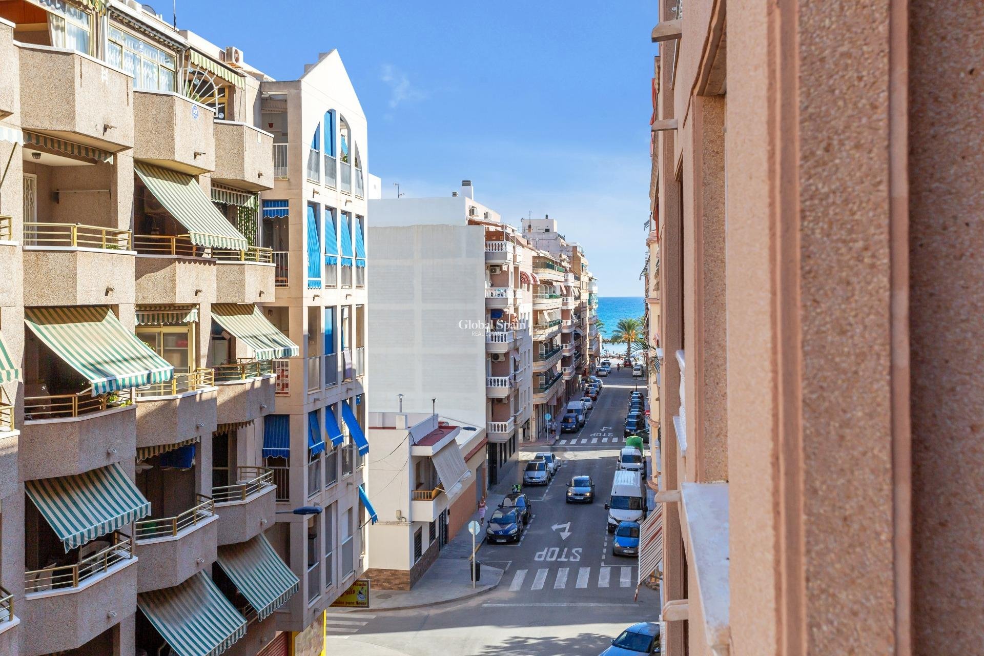 Wiederverkauf - Wohnung -
TORREVIEJA - Playa del cura