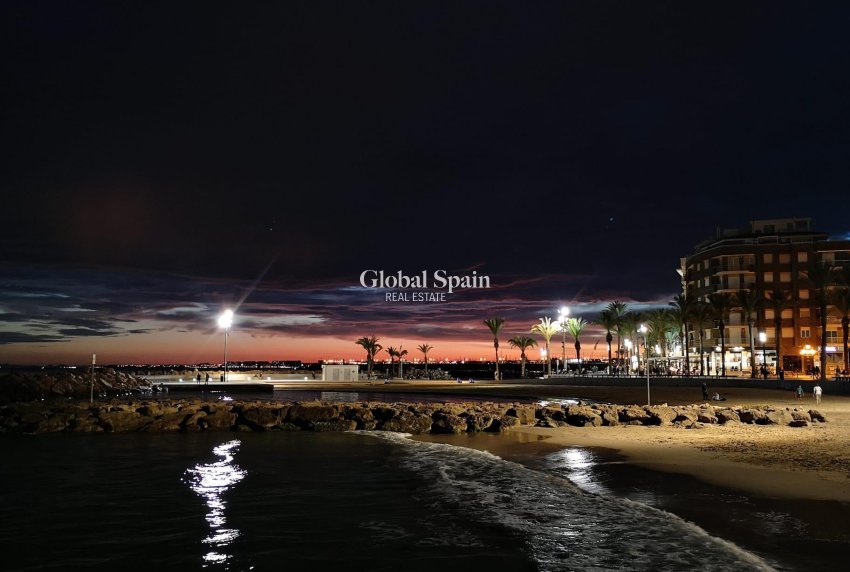 Wiederverkauf - Wohnung -
TORREVIEJA - Playa del cura