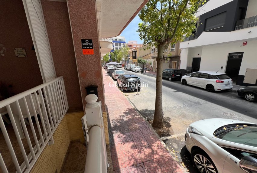 Wiederverkauf - WOHNUNG -
TORREVIEJA - Playa del Cura