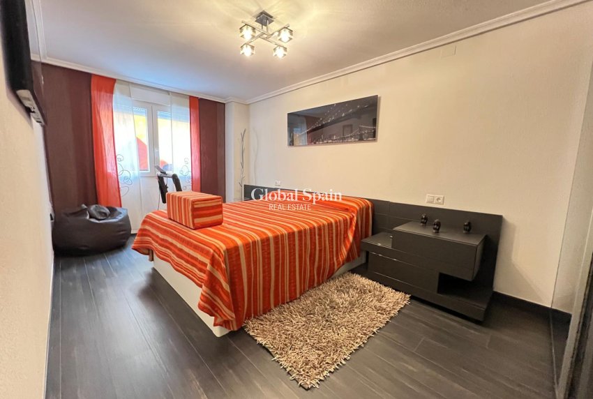 Wiederverkauf - WOHNUNG -
TORREVIEJA - Playa del Cura