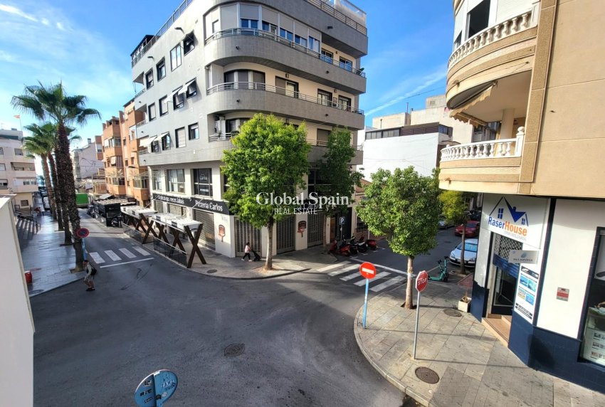 Wiederverkauf - WOHNUNG -
TORREVIEJA - Playa del Cura