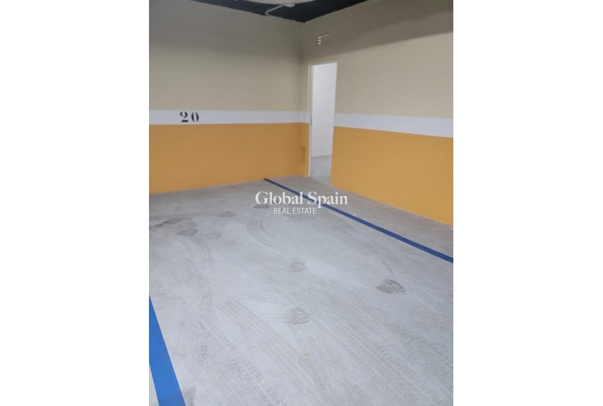 Wiederverkauf - WOHNUNG -
TORREVIEJA - Playa del Cura