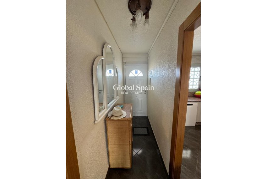 Wiederverkauf - WOHNUNG -
TORREVIEJA - Playa del Cura