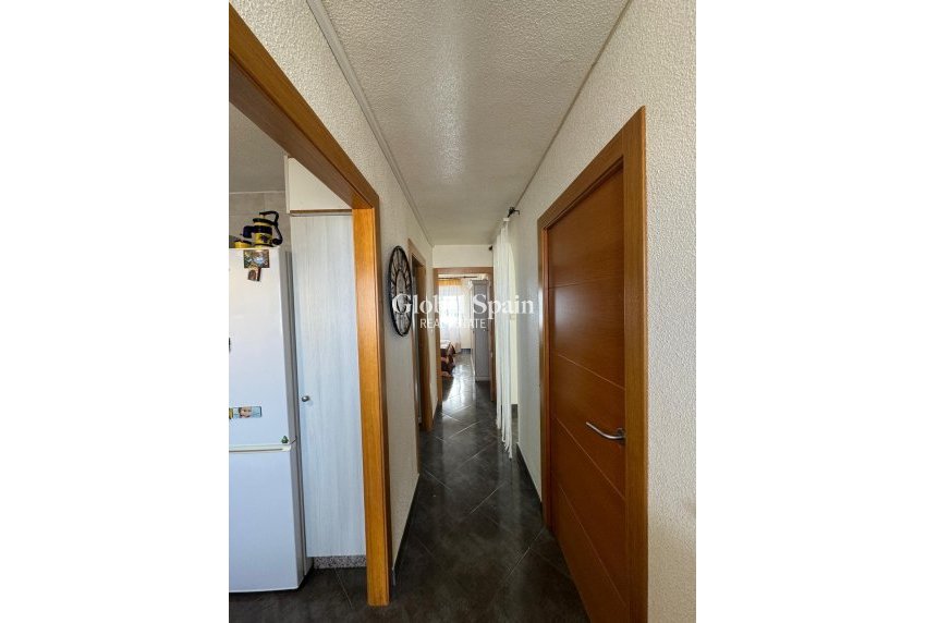 Wiederverkauf - WOHNUNG -
TORREVIEJA - Playa del Cura
