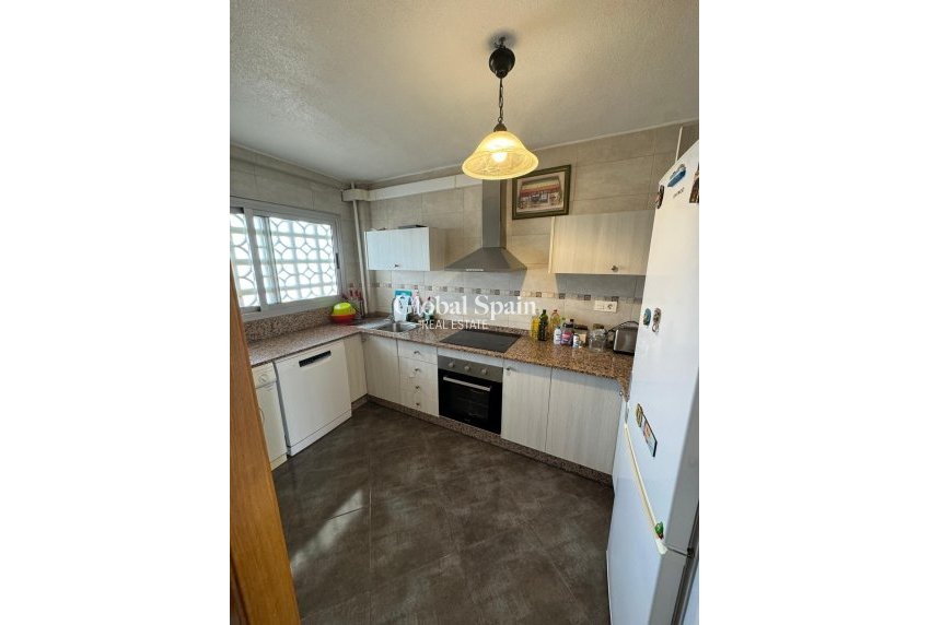 Wiederverkauf - WOHNUNG -
TORREVIEJA - Playa del Cura